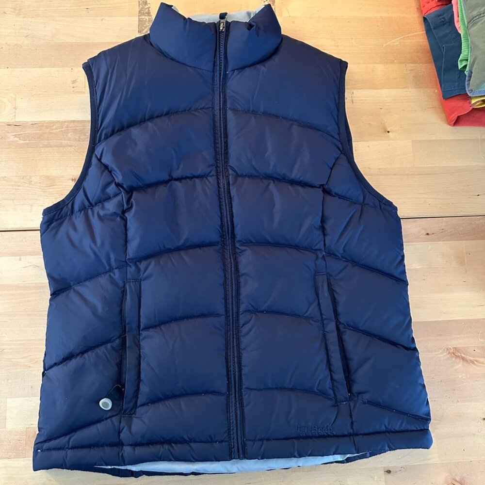 LL Bean Ws down vest, medium, navy, great condition